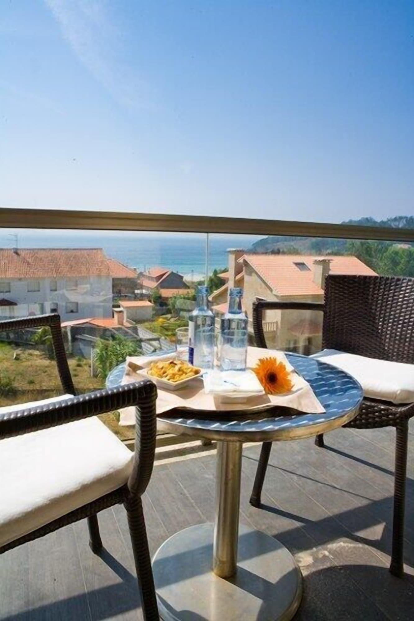 Royal Nayef Hotel Portonovo Bagian luar foto