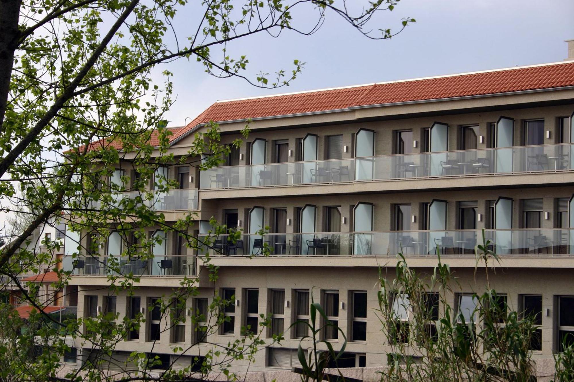 Royal Nayef Hotel Portonovo Bagian luar foto