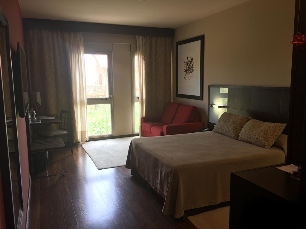 Royal Nayef Hotel Portonovo Bagian luar foto