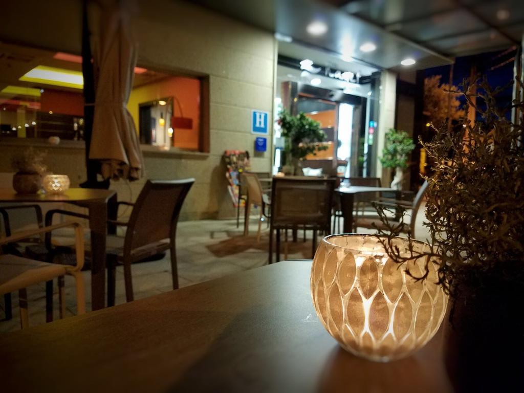 Royal Nayef Hotel Portonovo Bagian luar foto
