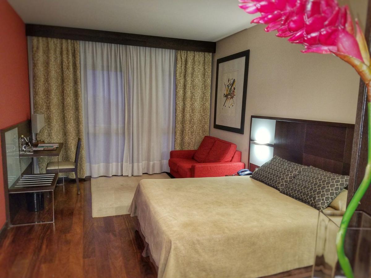 Royal Nayef Hotel Portonovo Bagian luar foto