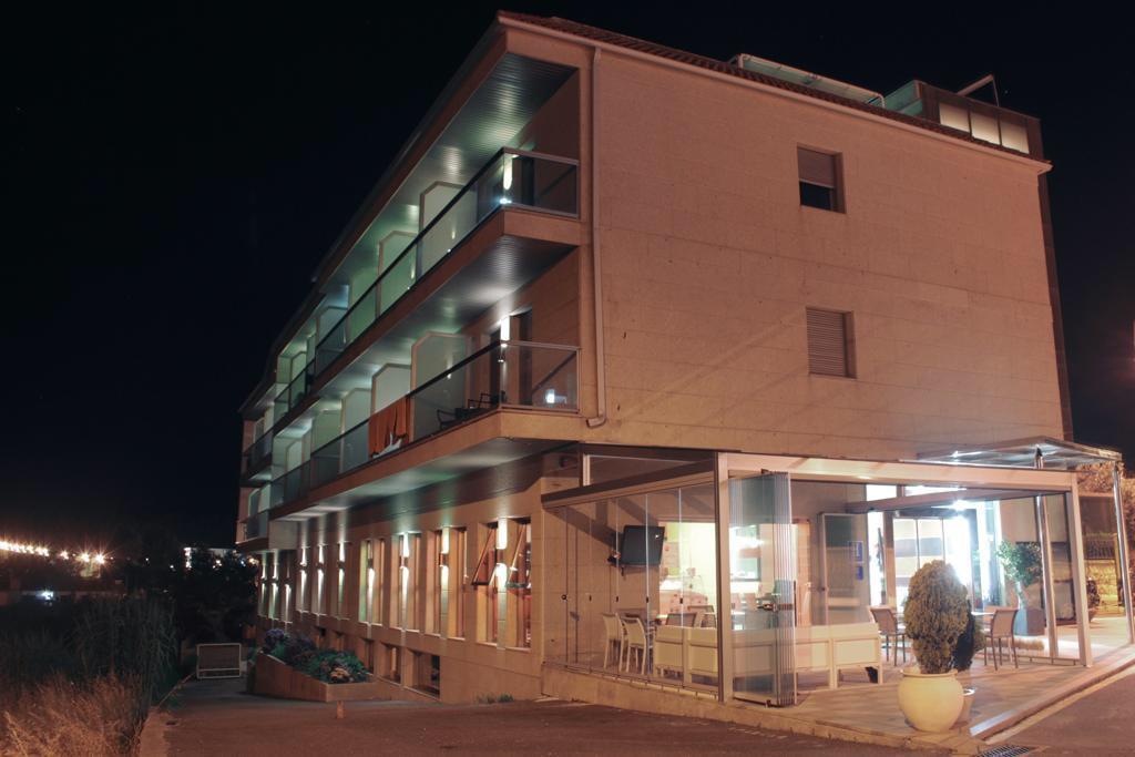 Royal Nayef Hotel Portonovo Bagian luar foto