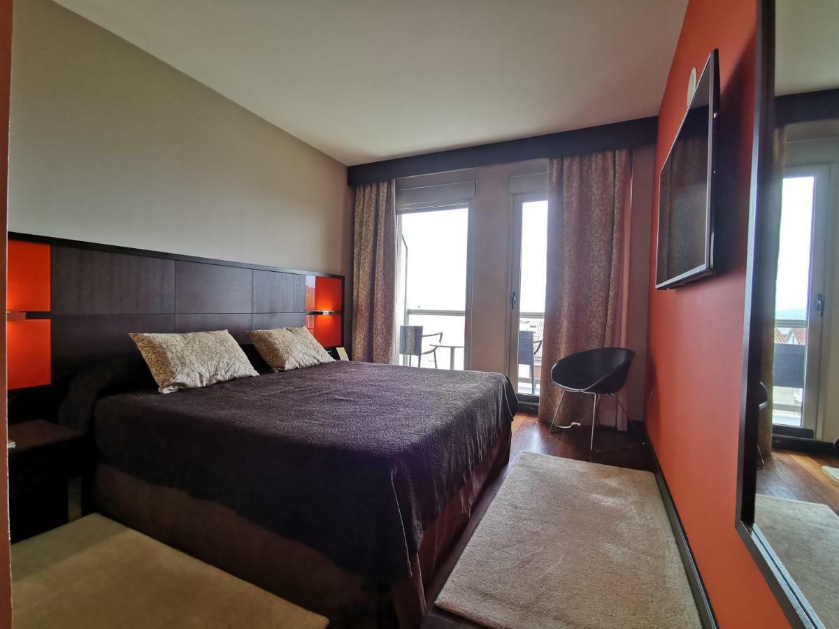 Royal Nayef Hotel Portonovo Bagian luar foto