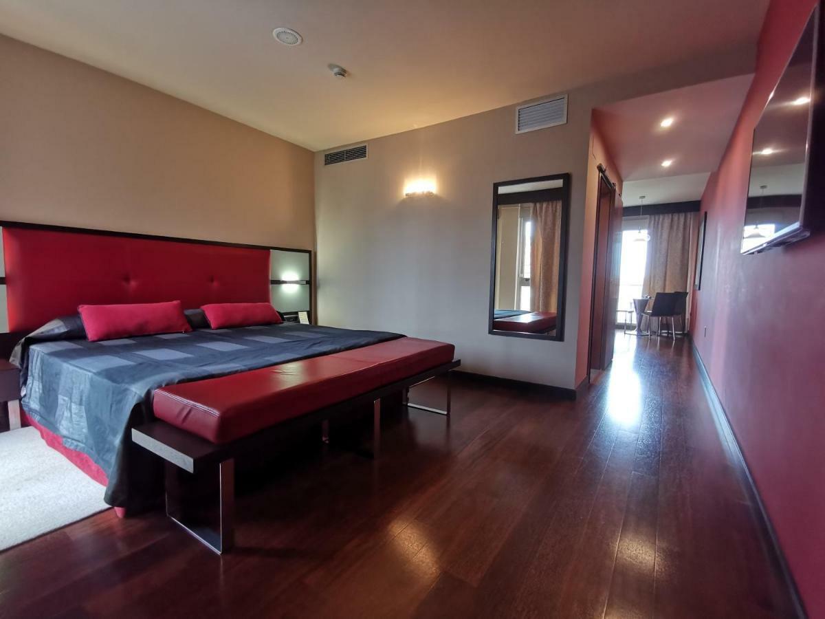 Royal Nayef Hotel Portonovo Bagian luar foto